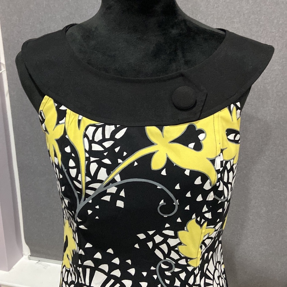 Cocktail Dress 💛🖤 - Picture 2 of 5